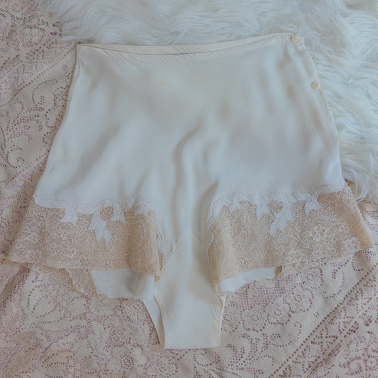 1940's Tap Pants - Bright White Rayon with Ecru Lace | Small - Daggers & Dames