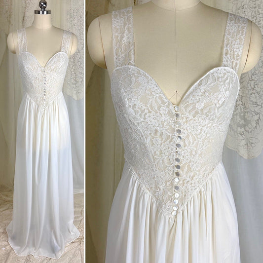 1950's - 1960's Nightgown - White Nylon with Heart Shaped Lace Button - up Bodice & Open Back by Colura - Daggers & Dames