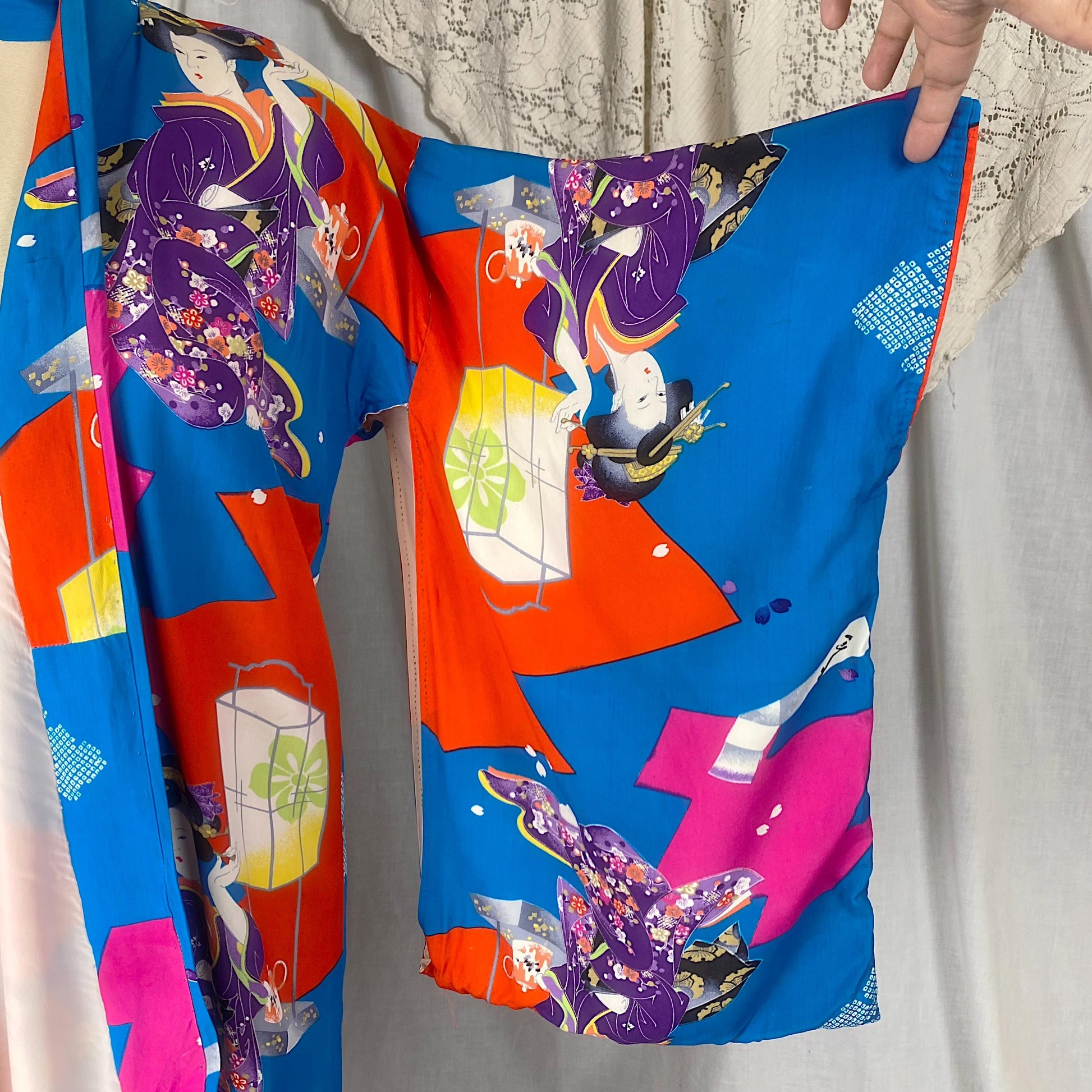 Vintage 1930's - 1940's Japanese Kimono Robe | Bold Art Deco Geisha Wood Block Print Silk with Tassled Sash Tie | Size Free | Hand Stitched