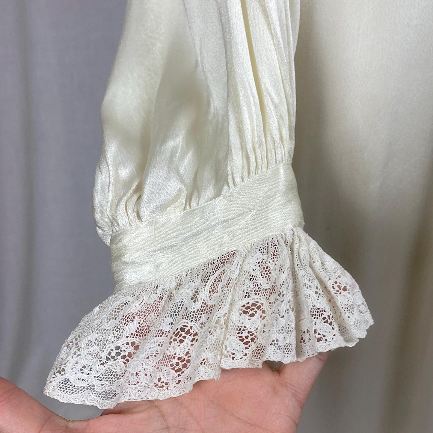 Vintage 1940's Dressing Gown Robe | Pearl White Rayon Satin with Ruffled Cotton Lace & Faux Cape | Size S, M, LG