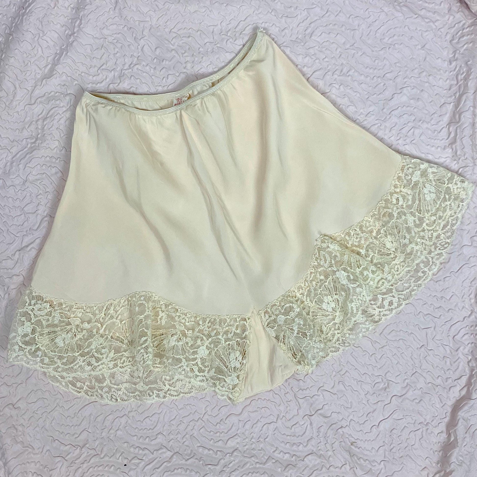 Vintage 1940's Tap Pants | Pale Nude Rayon with Ruffled Ivory Fan Lace | Size S, M | By Du Benay Midriff Slip