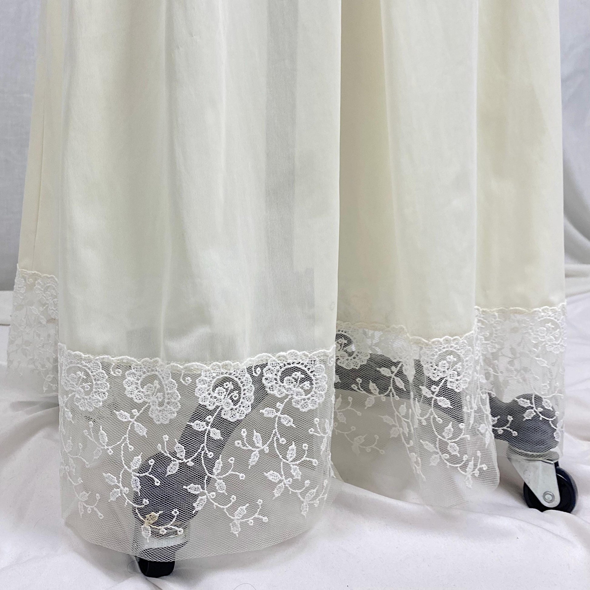 Vintage 1950's - 1960's Nightgown & Peignoir Set | Buttercream White Nylon with Floral Embroidery | Size S, M | By Carter's