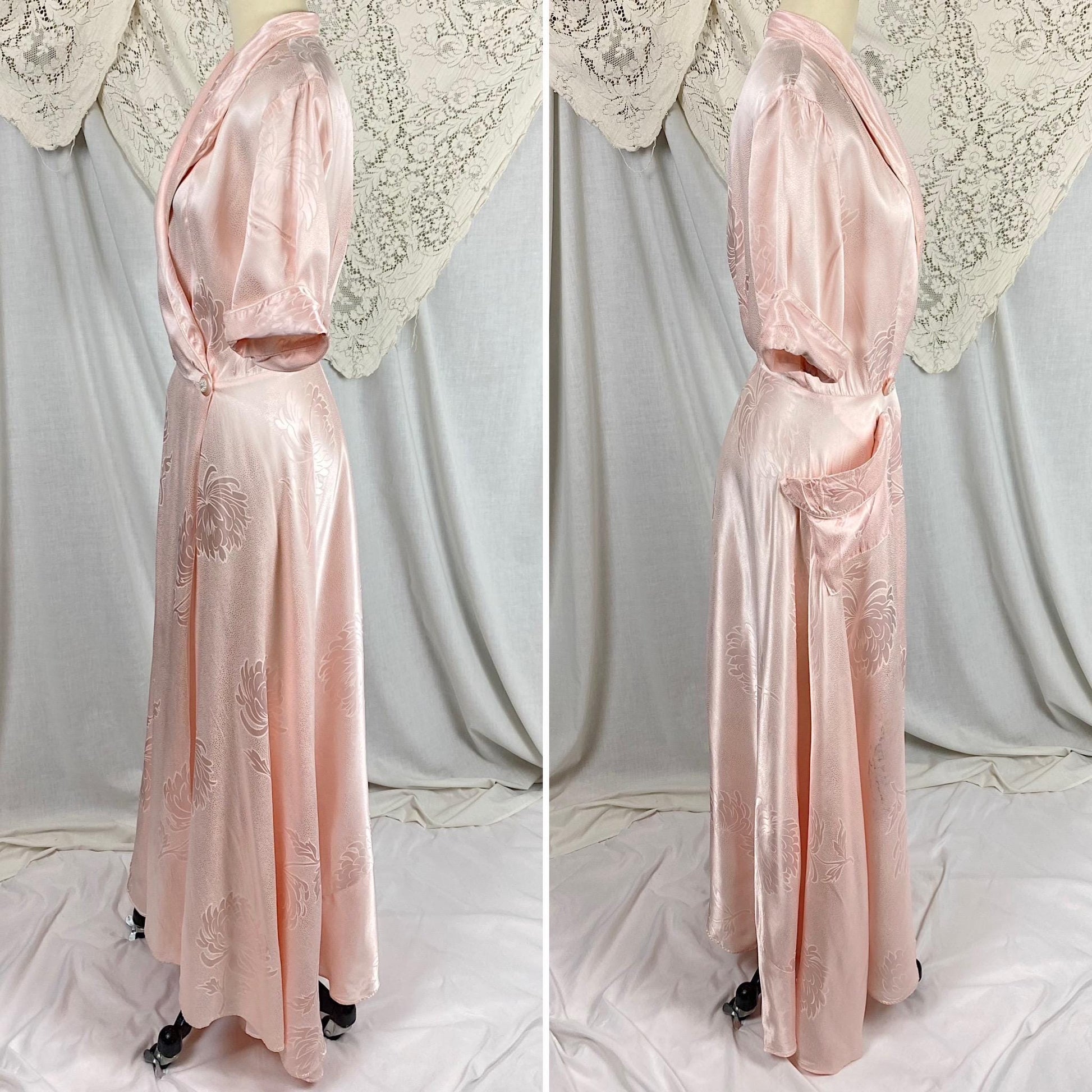 Vintage 1940's - 1950's Dressing Gown Robe | Pale Rose Pink Rayon Satin with White Peony Floral Print | Size M, LG