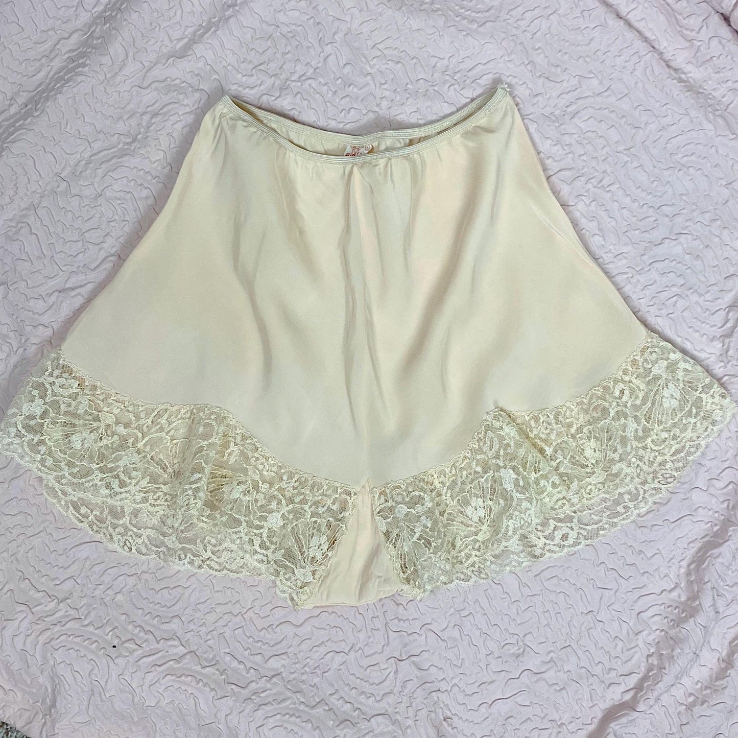 Vintage 1940's Tap Pants | Pale Nude Rayon with Ruffled Ivory Fan Lace | Size S, M | By Du Benay Midriff Slip