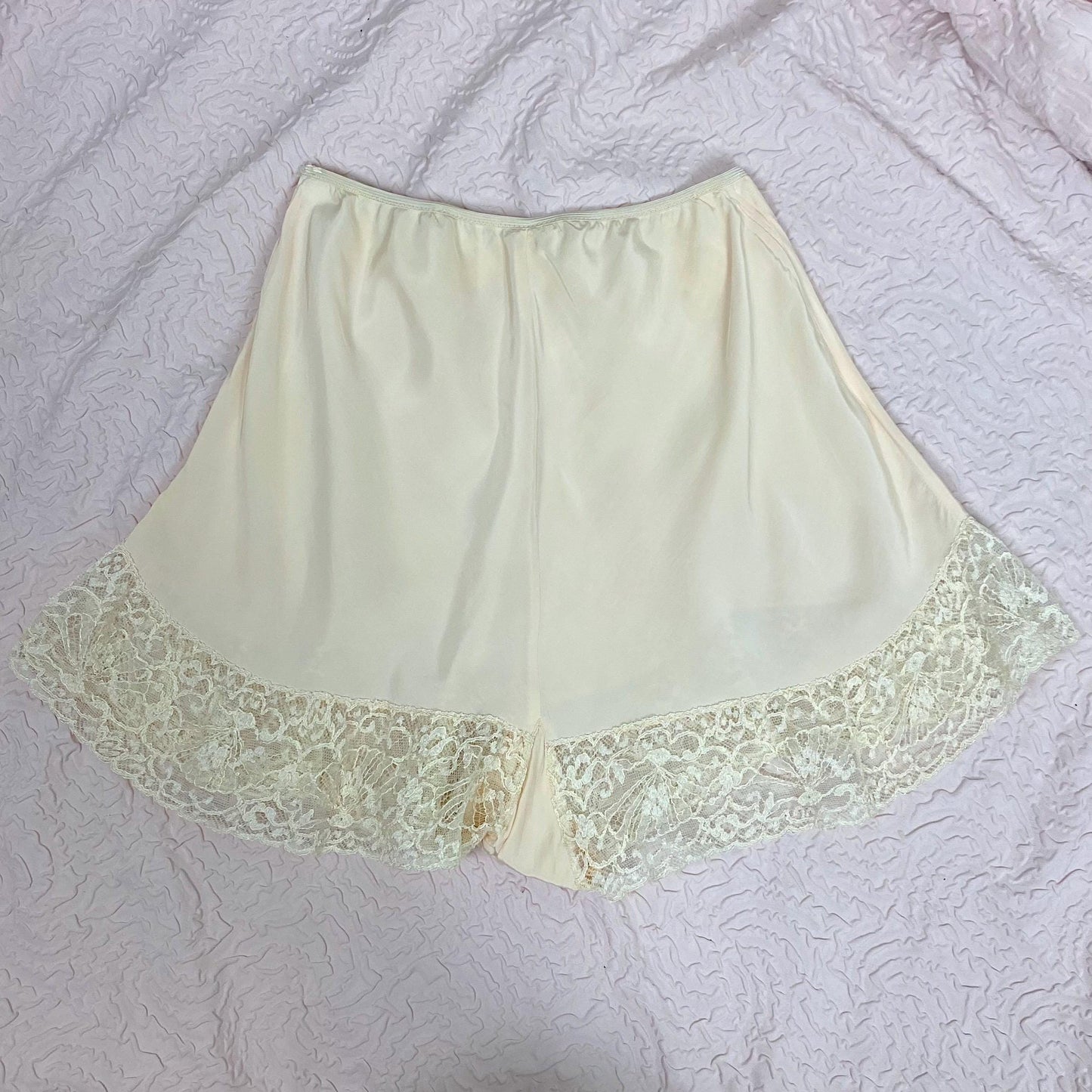 Vintage 1940's Tap Pants | Pale Nude Rayon with Ruffled Ivory Fan Lace | Size S, M | By Du Benay Midriff Slip
