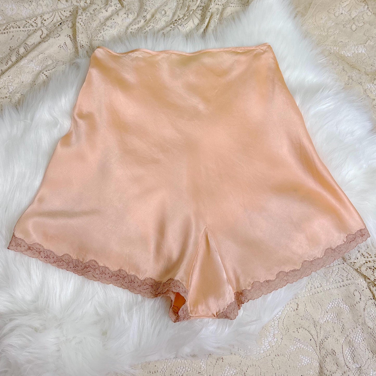 Vintage 1930's Tap Pants - Pale Peach Silk Satin with Sheer Chiffon Inserts & Silver Threaded Floral Embroidery - Size S, M