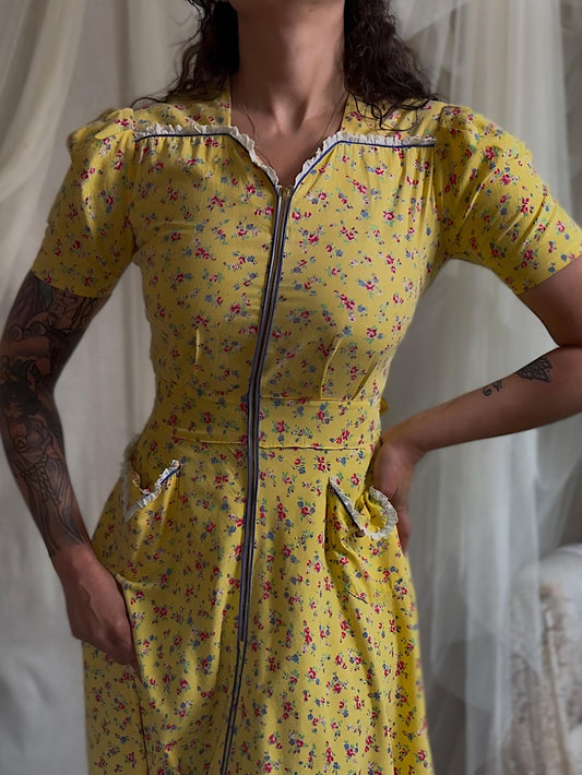 Vintage 1940's Dressing Gown | Sunny Yellow Cotton with Red Ditsy Floral Print | S