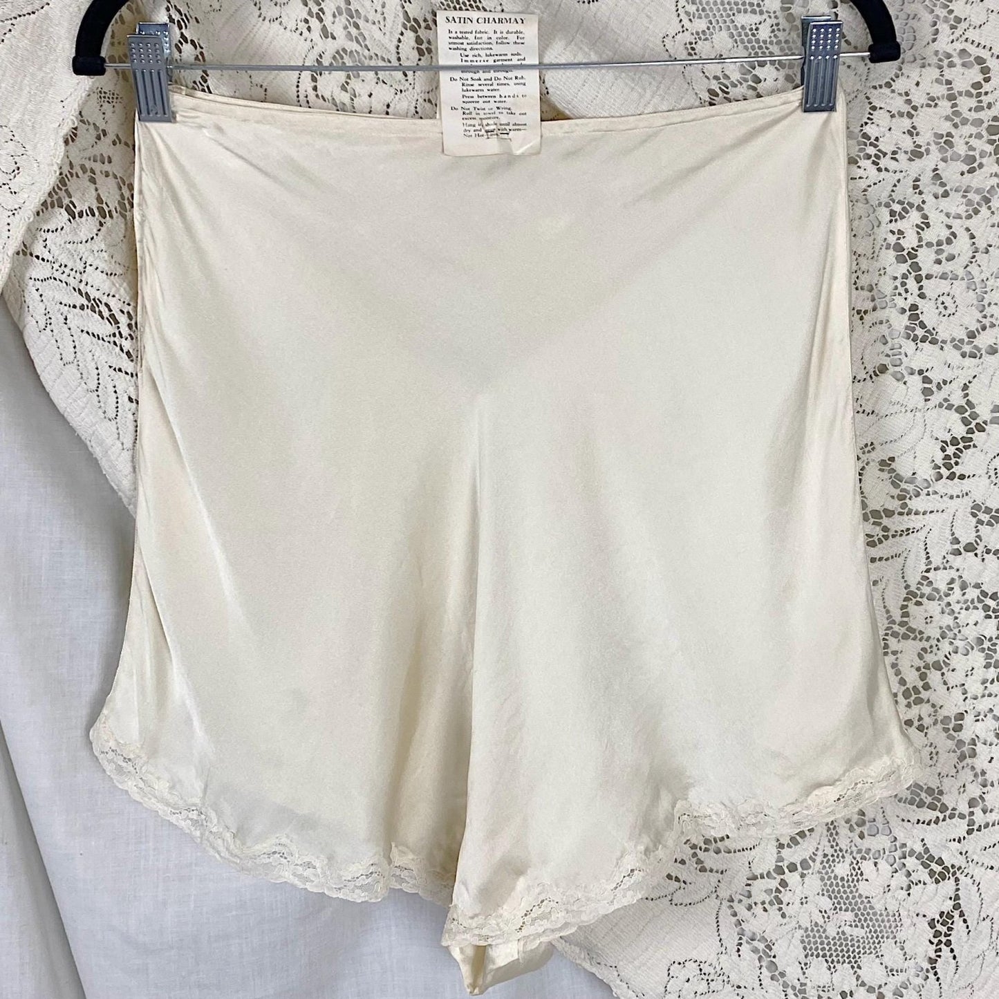 Vintage 1930's - 1940's Tap Pants | Pearlescent White Silk with Lace | Size M | By Wonder Maid - New with Tags - Daggers & Dames
