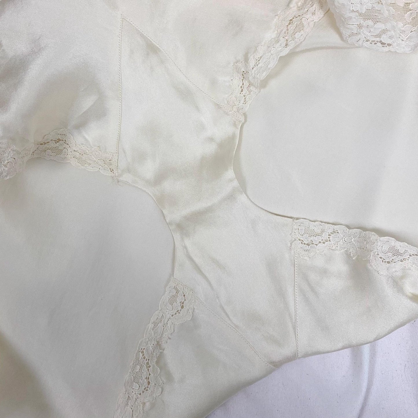 Vintage 1930's - 1940's Tap Pants | Pearlescent White Silk with Lace | Size M | By Wonder Maid - New with Tags - Daggers & Dames