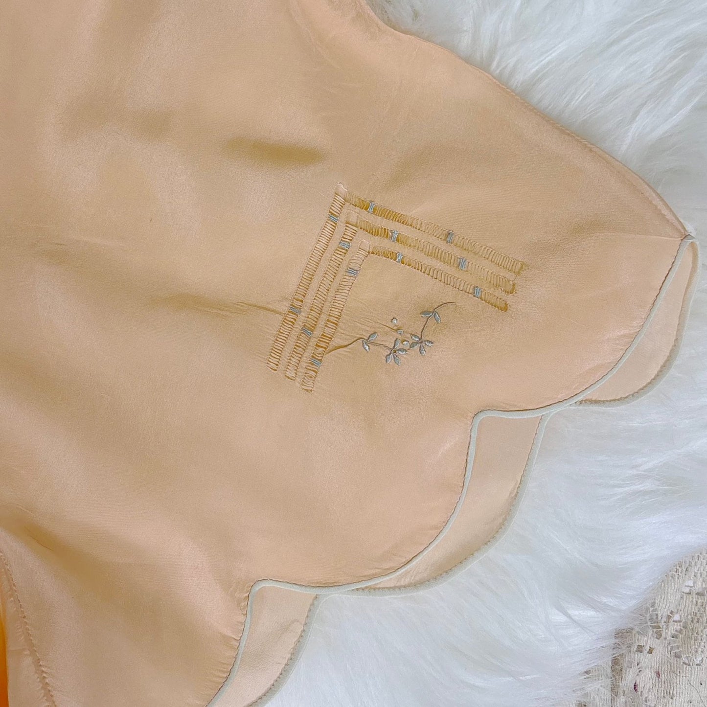 Vintage 1930's Hand Stitched Pale Peach Silk Tap Pants with Ladder Stitch Detail - By Sonette, Size M - Daggers & Dames