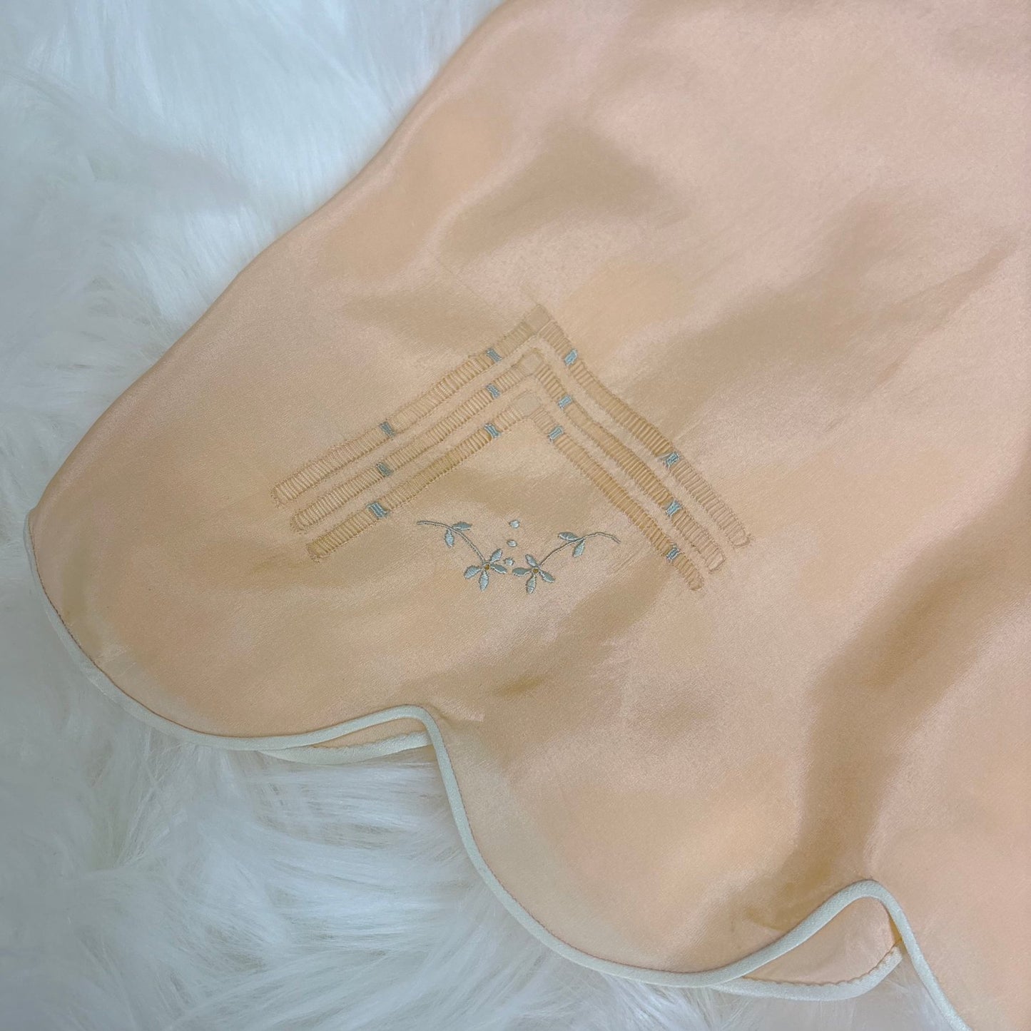 Vintage 1930's Hand Stitched Pale Peach Silk Tap Pants with Ladder Stitch Detail - By Sonette, Size M - Daggers & Dames