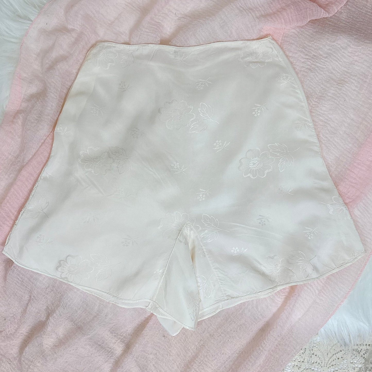 Vintage 1930's Hand Stitched White Silk Tap Pants with Satin Rose Damask Pattern - Size XS - Daggers & Dames