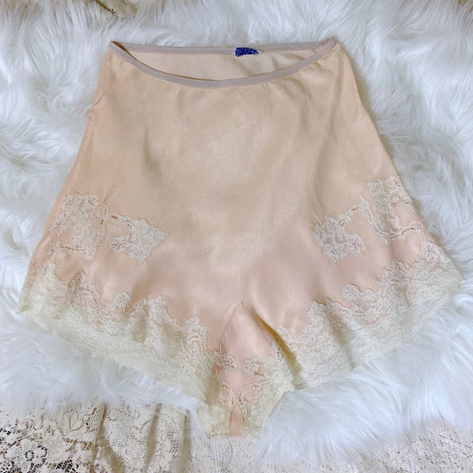 Vintage 1930's Powder Pink Silk Tap Pants with Intricate Lace Appliqués - by Seamprufe, size XS, S - Daggers & Dames
