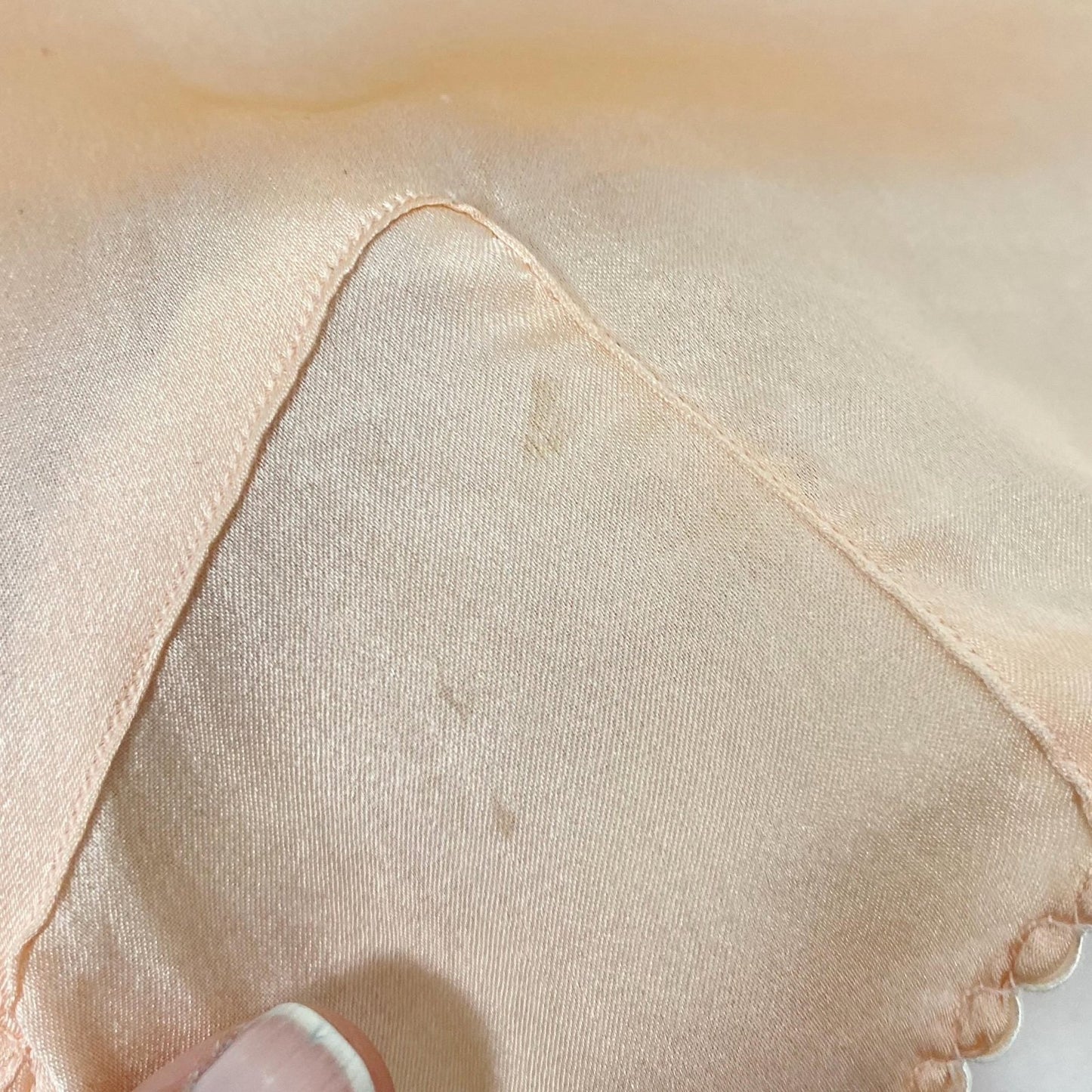 Vintage 1930's Tap Pants | Peachy Pink Silk with Satin Appliques & Scalloped Hem | Size XS - Daggers & Dames