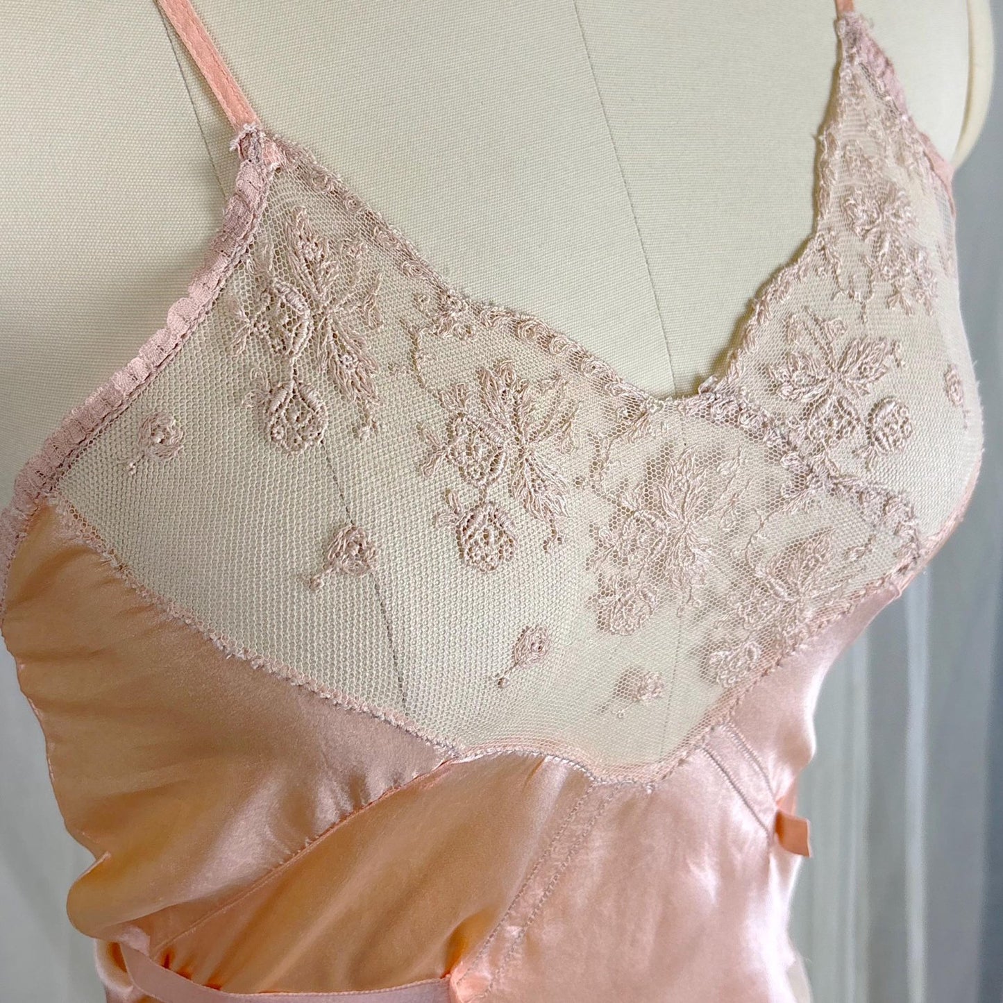 Vintage 1930's Teddy Chemise - Rose Gold Pink Silk with Warm Beige Tambour Lace - Size XS - Daggers & Dames