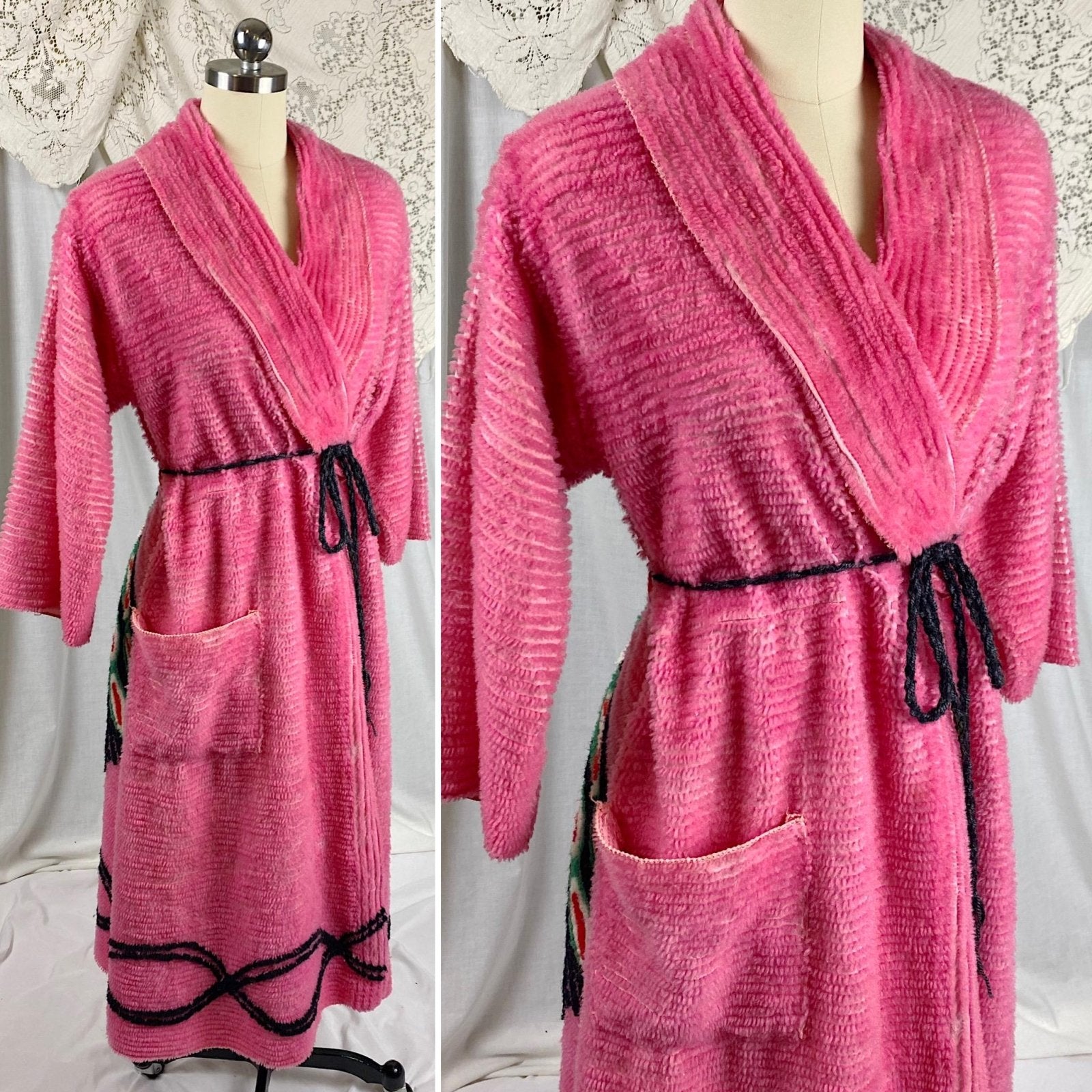 Vintage 1940's - 1950's Robe | Bright Pink Chenille with Peacock Design & Black Trim | Size M - Daggers & Dames