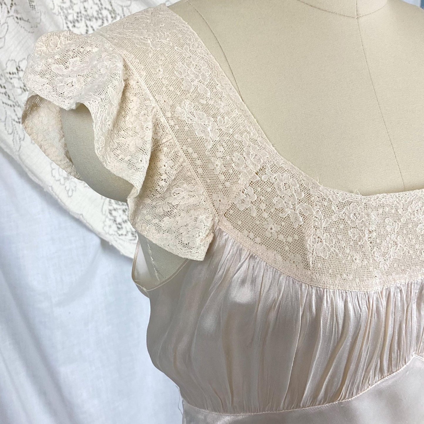 Vintage 1940's Nightgown | Creamy White Rayon Satin with Ivory Floral Cotton Lace | Size S, M | By Radcliffe - Daggers & Dames