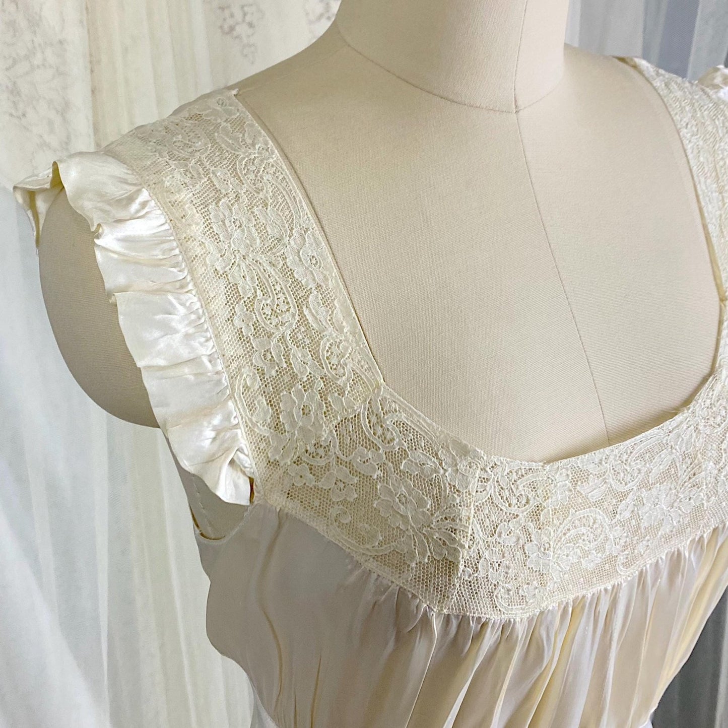 Vintage 1940's Nightgown - Pearl White Rayon Satin with Ivory Cotton Lace - Size M - By Radcliffe - Daggers & Dames