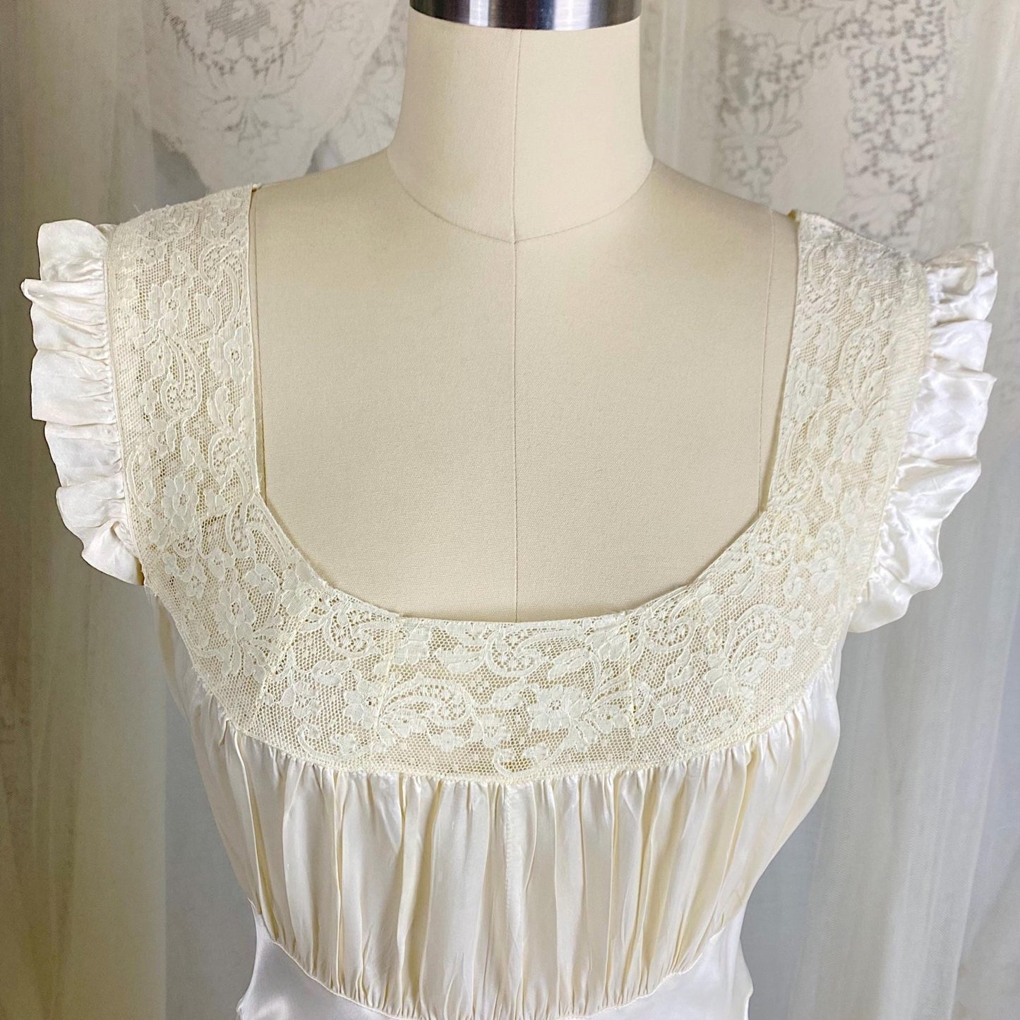 Vintage 1940's Nightgown - Pearl White Rayon Satin with Ivory Cotton Lace - Size M - By Radcliffe - Daggers & Dames