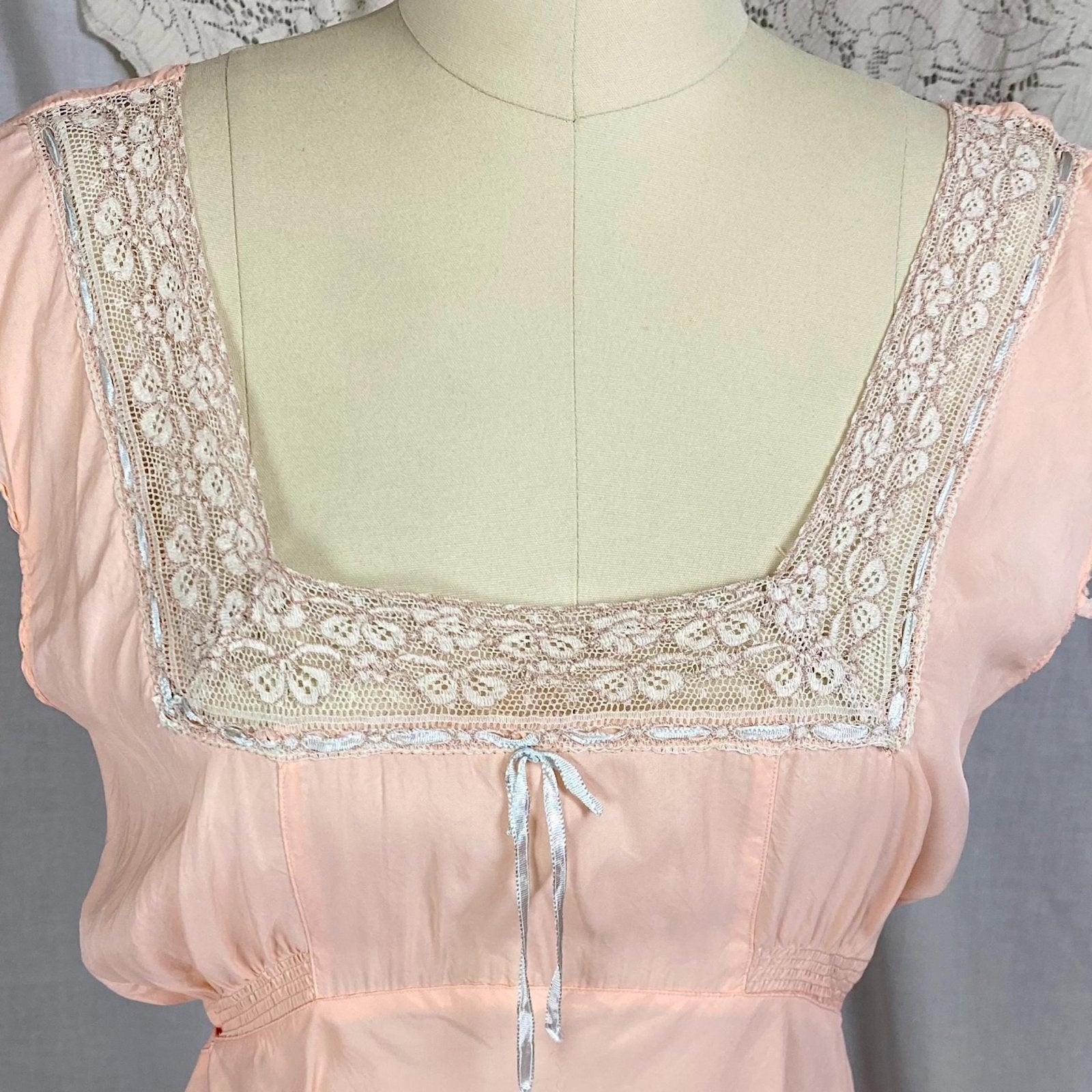Vintage 1940's Pajama Set | Creamy Rose Pink Rayon with Nude Lace & Blue Silk Ribbon Detail | Size S, M - Daggers & Dames