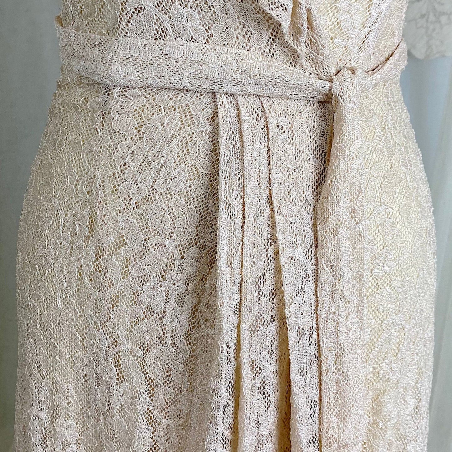 Vintage 1940's Robe - Pale Bronze Floral Rayon Lace with Ruffled Yoke & Sleeves - Size XS, S - By Taylor Mode - Daggers & Dames