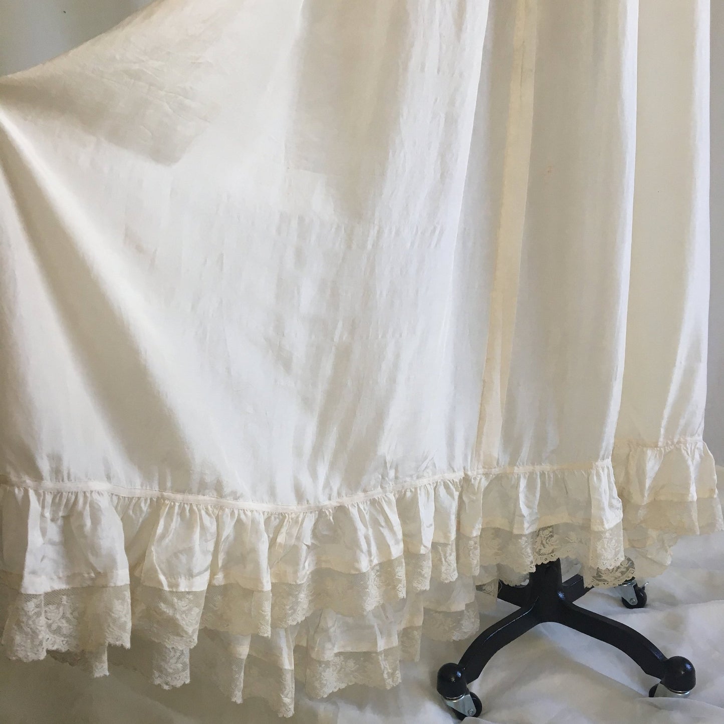 Antique 1900's Victorian Nightgown | White silk with Ruffled Valenciennes Lace & Mother of Pearl Buttons | Size S, MED - Daggers & Dames