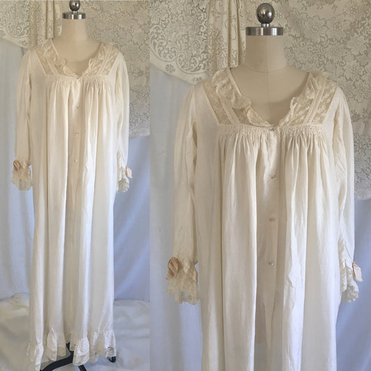 Antique 1900's Victorian Nightgown | White silk with Ruffled Valenciennes Lace & Mother of Pearl Buttons | Size S, MED - Daggers & Dames