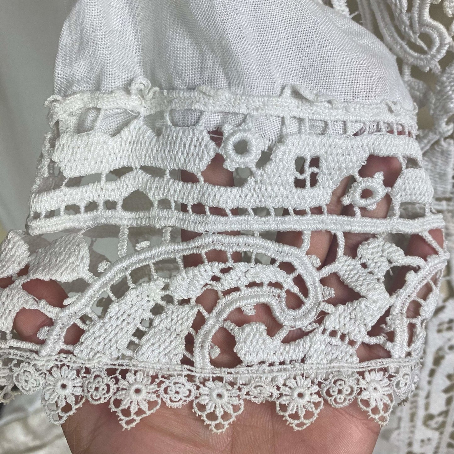 Antique 1910's Edwardian Dress | White Cotton Linen with Paisley Crochet Lace | Size S, M - Daggers & Dames