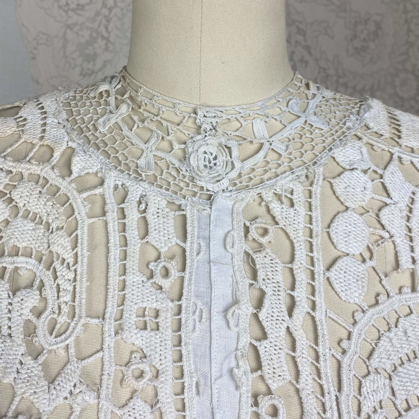 Antique 1910's Edwardian Dress | White Cotton Linen with Paisley Crochet Lace | Size S, M - Daggers & Dames