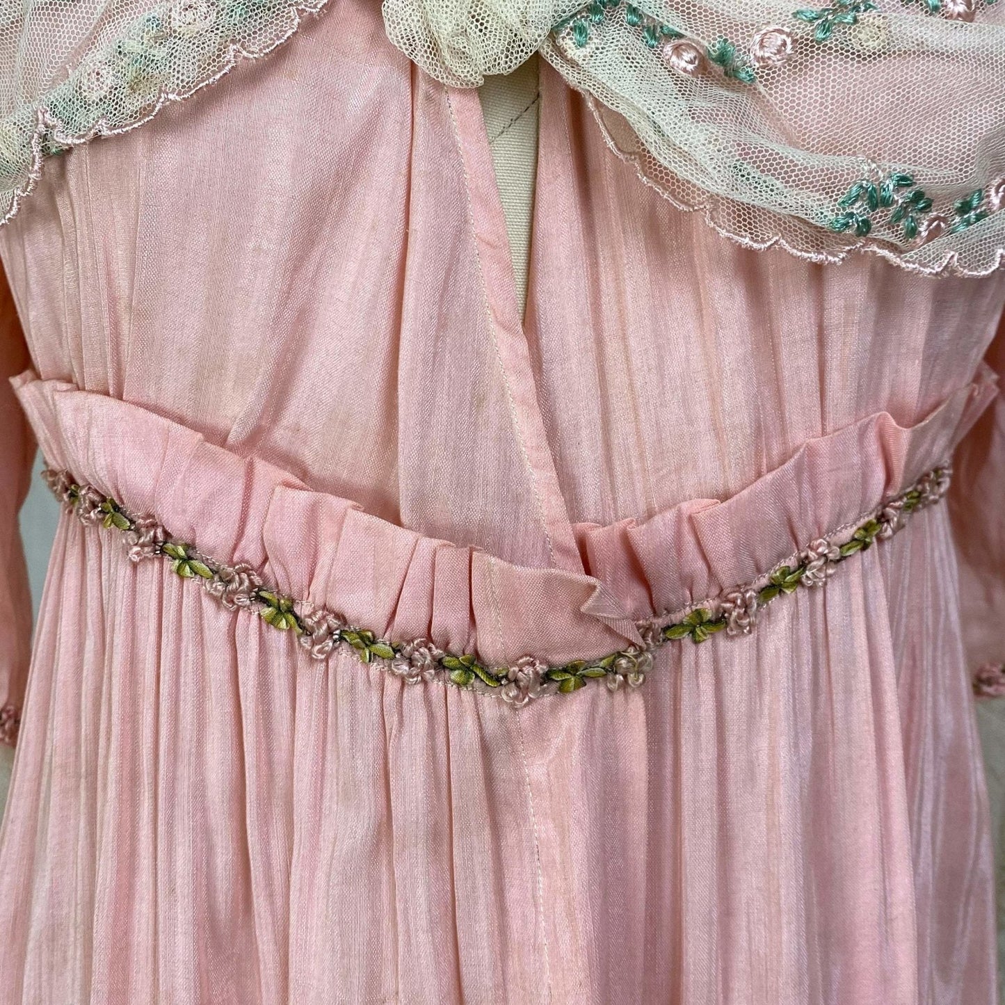 Antique 1910's Edwardian Dressing Gown Robe | Tea Rose Pink Cotton with Embroidered Ruffled Tulle | Size XS - Daggers & Dames