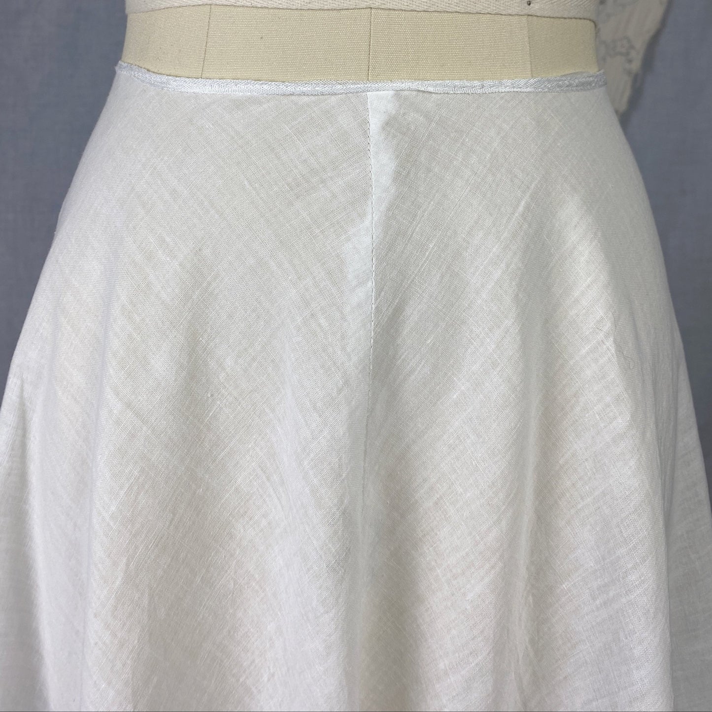 Antique 1910's Edwardian Petticoat | Crisp White Cotton Muslin with Satin Ribbon Tie | Size XS, S - Daggers & Dames