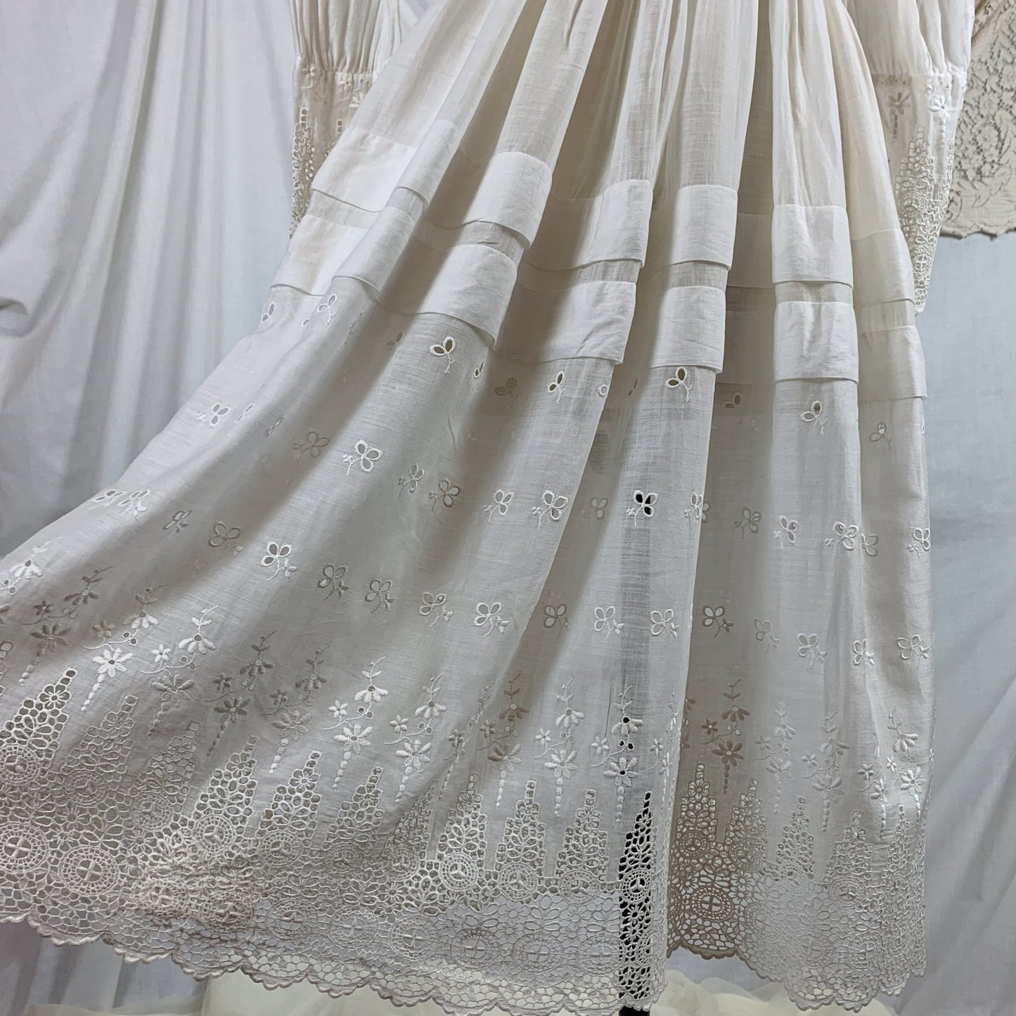 Antique 1910's Edwardian Rare Open Back Dress | Soft White Cotton Lawn with Eyelet & Venetian Lace | Size XS - Daggers & Dames