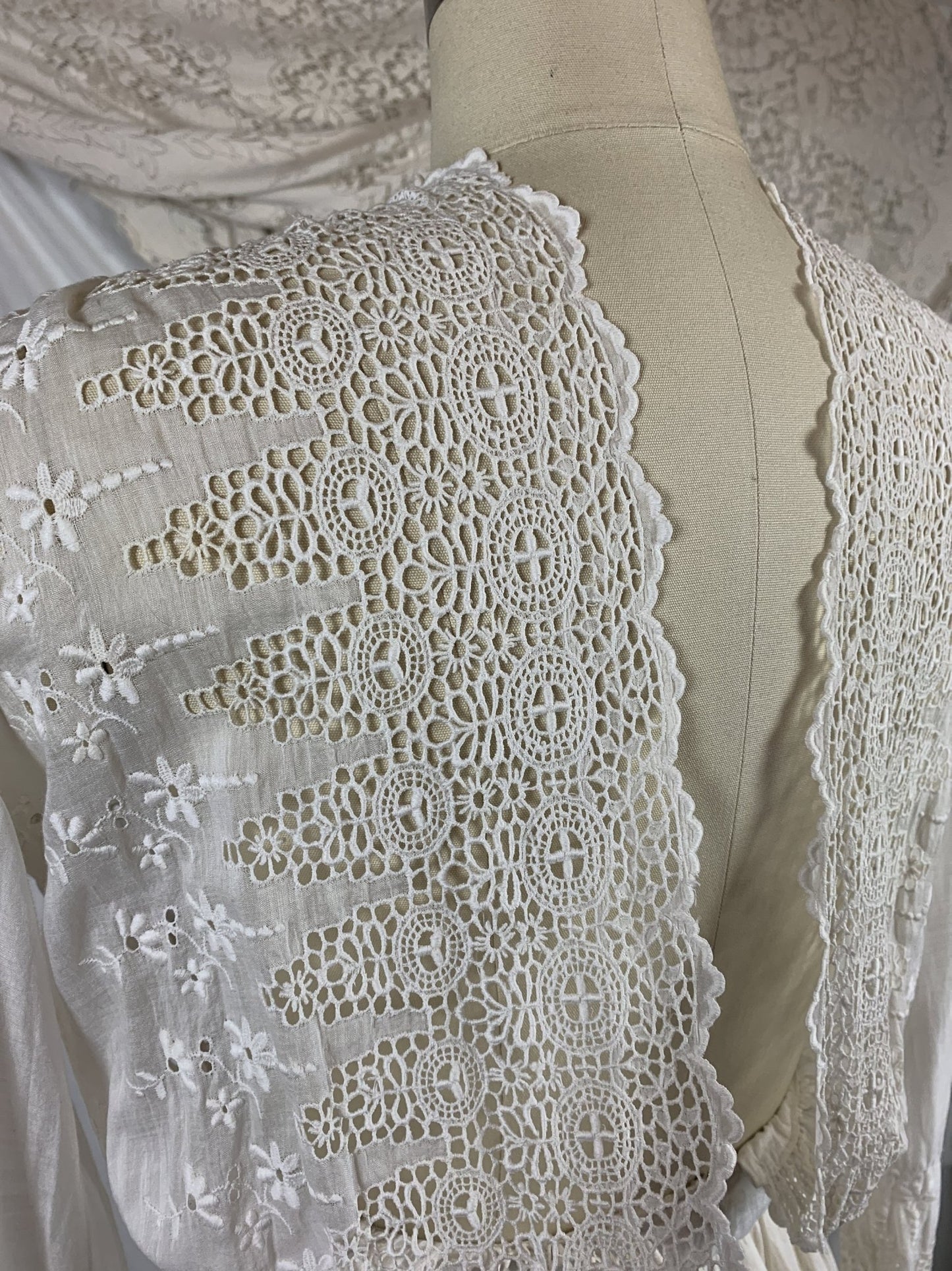 Antique 1910's Edwardian Rare Open Back Dress | Soft White Cotton Lawn with Eyelet & Venetian Lace | Size XS - Daggers & Dames