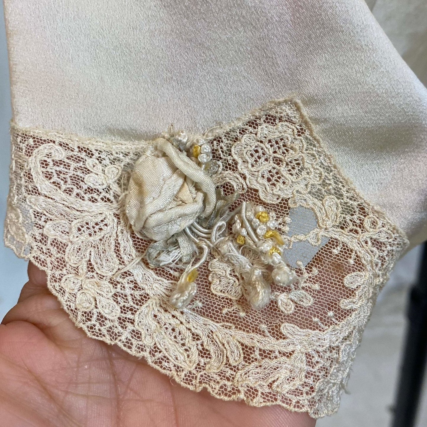 Antique 1920's Bralette & Tap Pants Set | Creamy Champagne Silk with floral Alençon Lace | Size M - Daggers & Dames