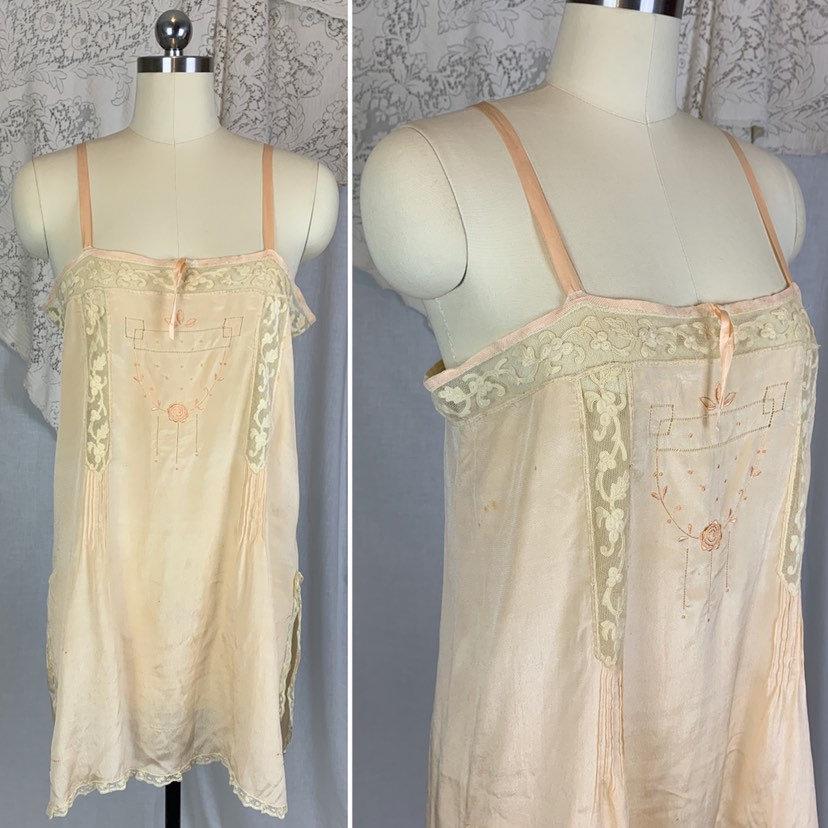 Antique 1920's Chemise | Size SM, MED | Palest Peach Silk Crepe with Tambour Embroidered Lace - Daggers & Dames
