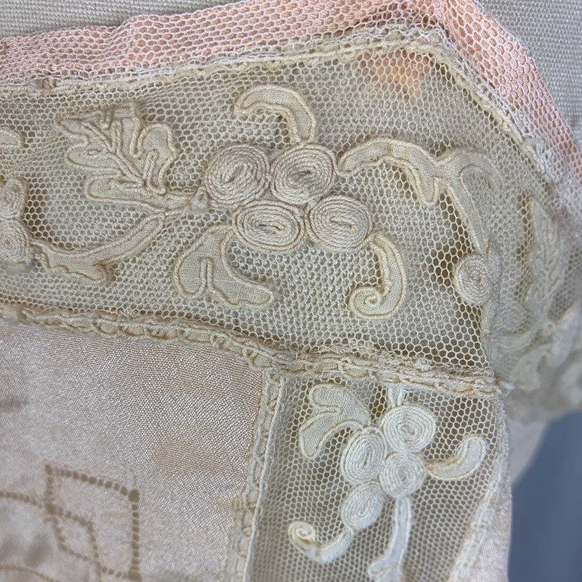 Antique 1920's Chemise | Size SM, MED | Palest Peach Silk Crepe with Tambour Embroidered Lace - Daggers & Dames