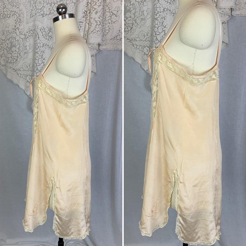 Antique 1920's Chemise | Size SM, MED | Palest Peach Silk Crepe with Tambour Embroidered Lace - Daggers & Dames