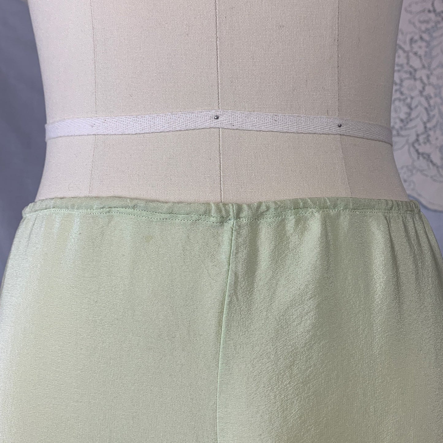 Antique 1920's Pajama Set | Pistachio Green Silk with Ivory Tambour Lace Embroidery & Silk Rosettes | Size XS, S - Daggers & Dames