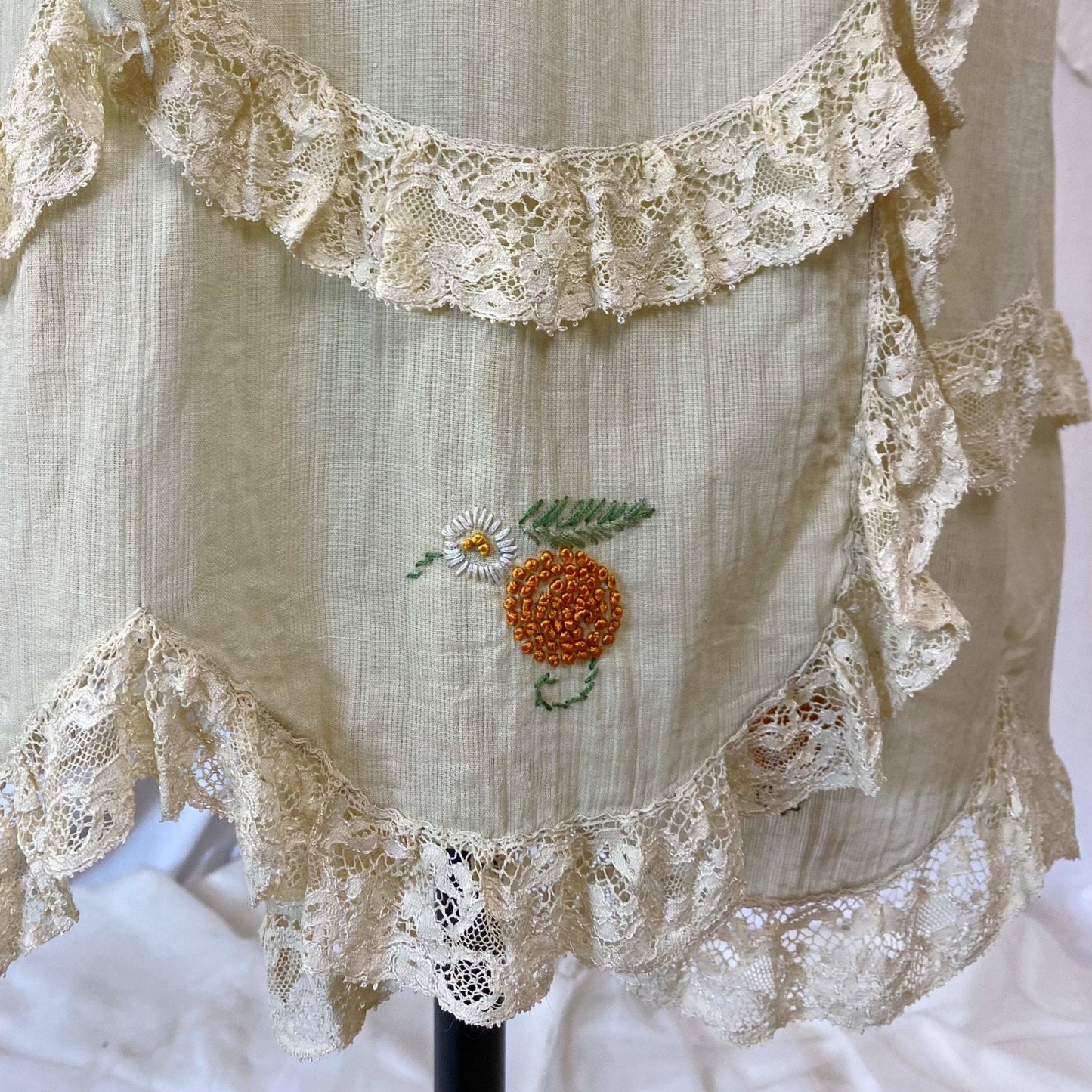 Antique 1920's Robe | Light Sage Green Cotton with Ivory Lace & Floral Embroidery | Size S, M, L - Daggers & Dames