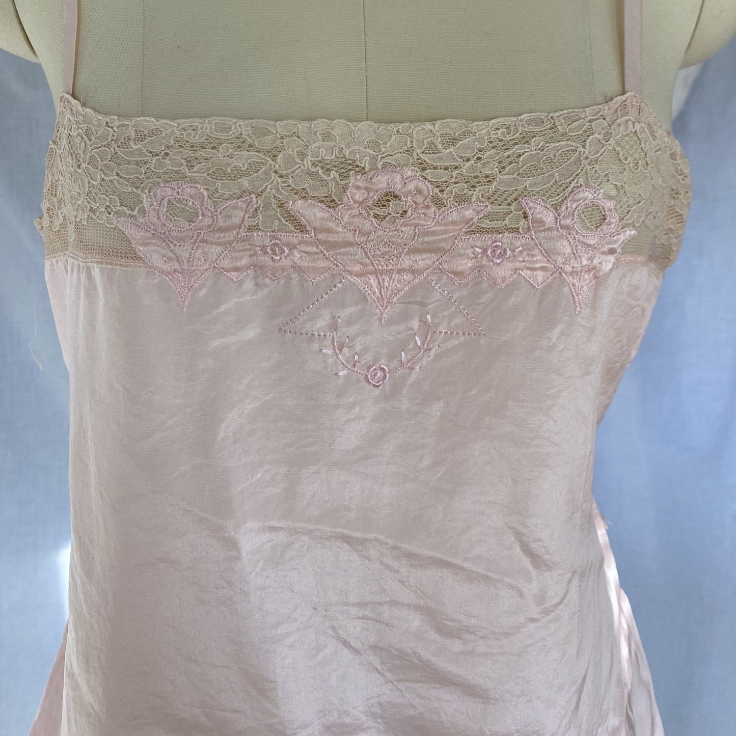 Antique 1920's Step In Chemise | Pale Rose Pink Silk Crepe with Satin Floral Appliqué & Nude Lace | Size S - Daggers & Dames