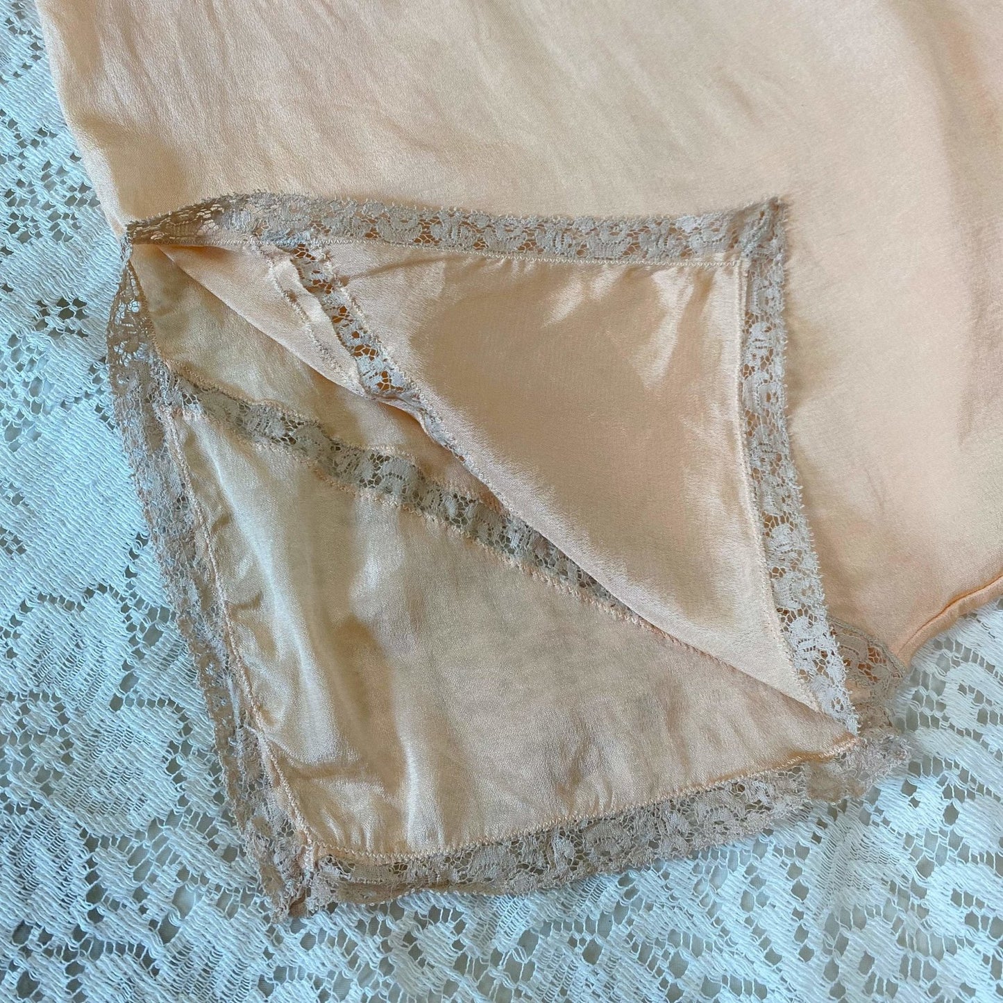 Antique 1920's Step-in Chemise | Rich Peach Silk Crepe with Nude Lace | Size XXS, XS | Never Worn - Daggers & Dames