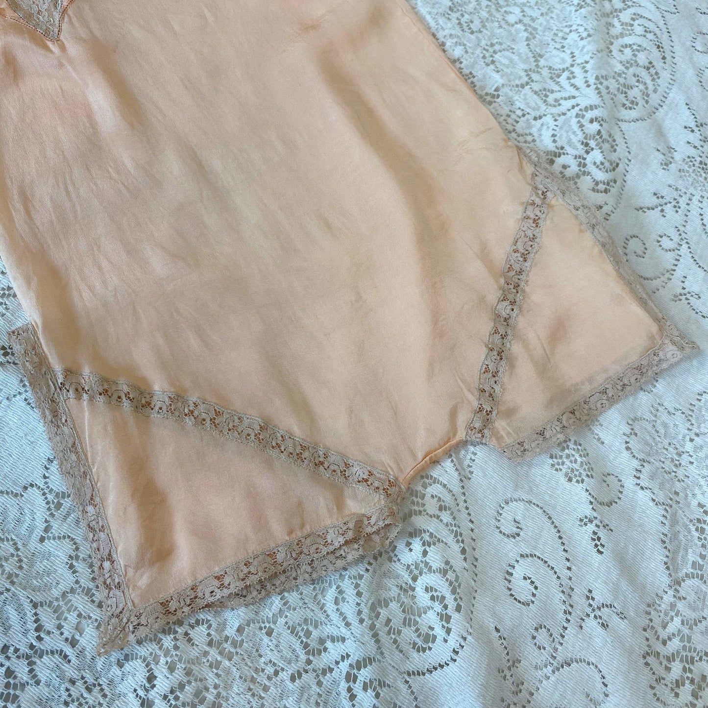 Antique 1920's Step-in Chemise | Rich Peach Silk Crepe with Nude Lace | Size XXS, XS | Never Worn - Daggers & Dames