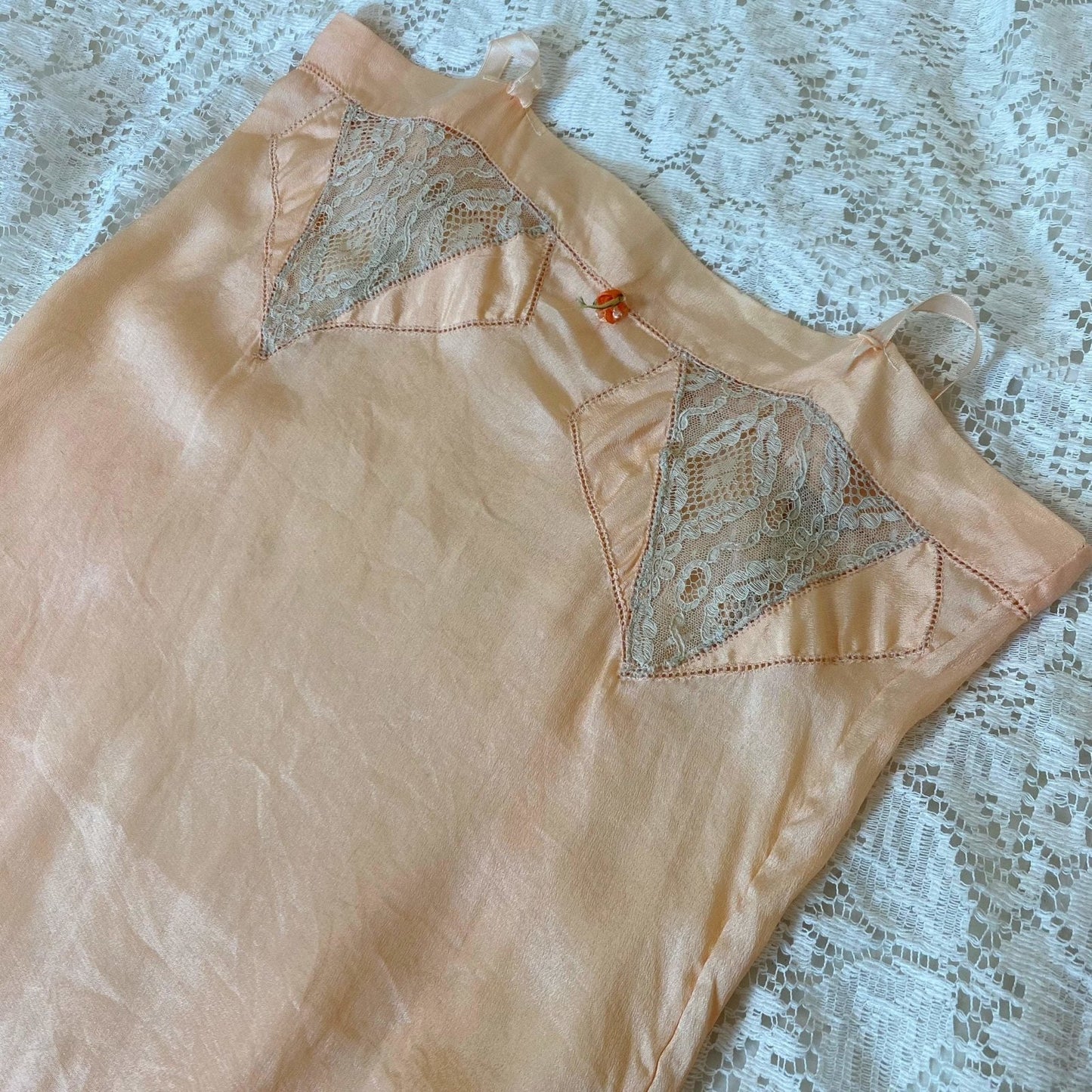 Antique 1920's Step-in Chemise | Rich Peach Silk Crepe with Nude Lace | Size XXS, XS | Never Worn - Daggers & Dames