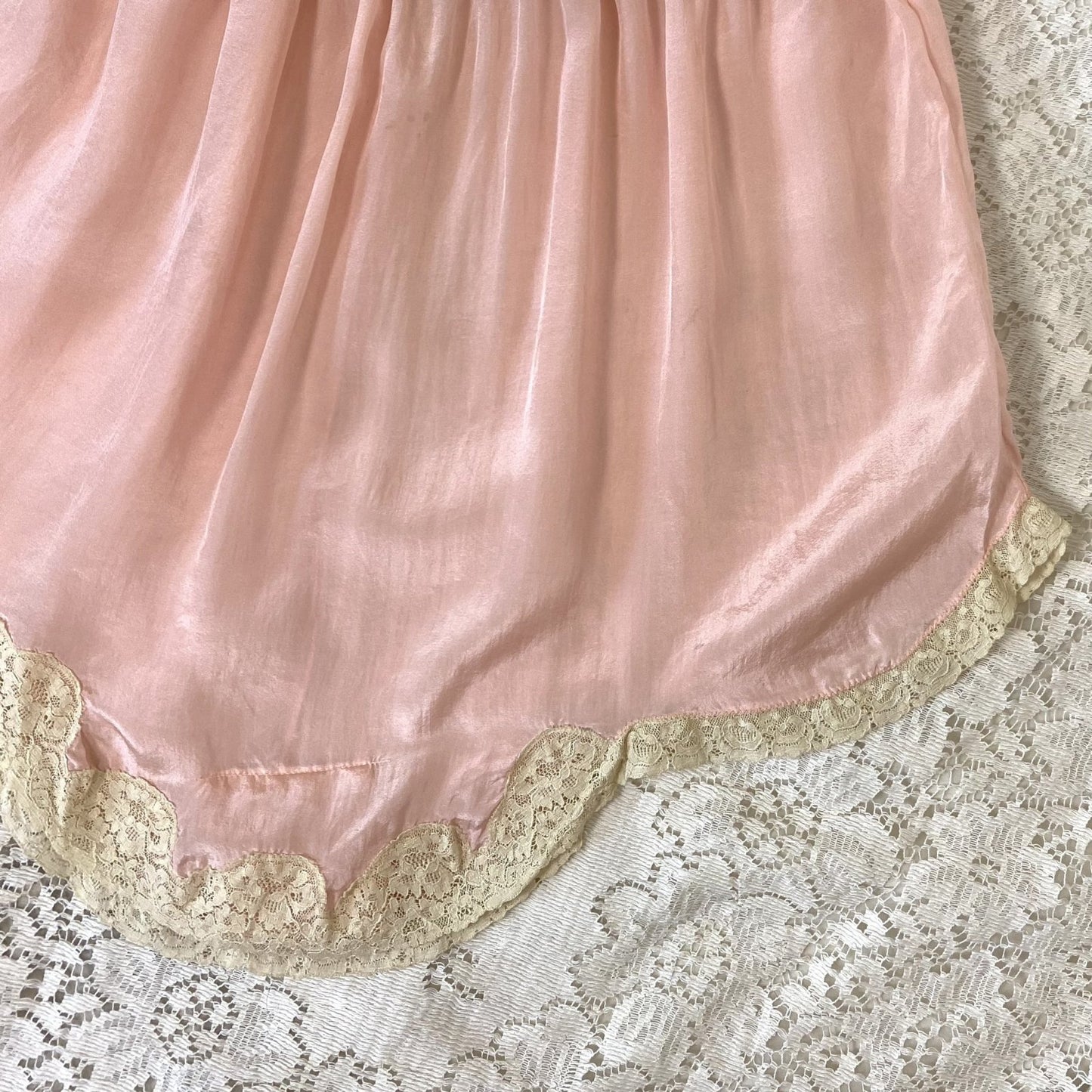 Antique 1920's Tap Pants | Light Baby Pink Silk with Ivory Lace | Size S, M, LG - Daggers & Dames