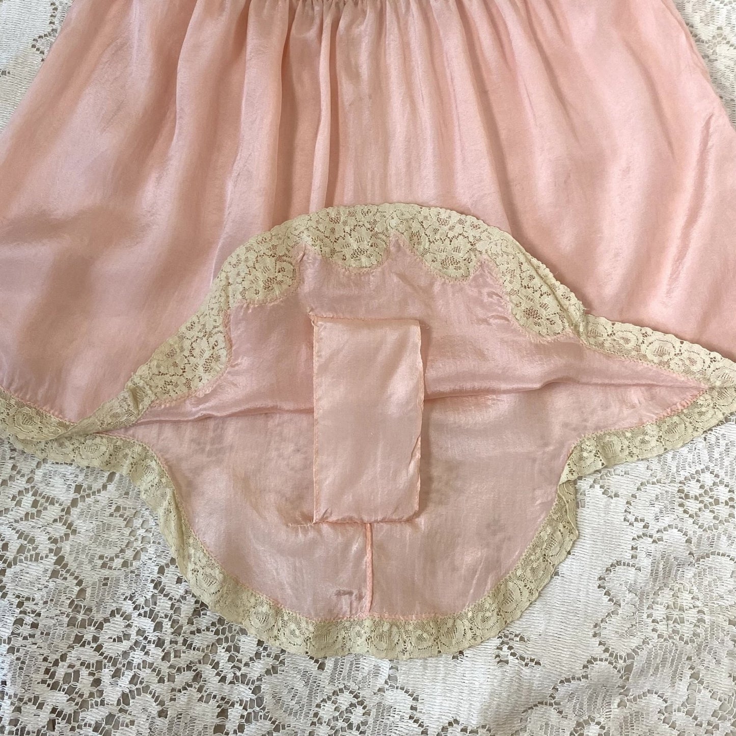 Antique 1920's Tap Pants | Light Baby Pink Silk with Ivory Lace | Size S, M, LG - Daggers & Dames
