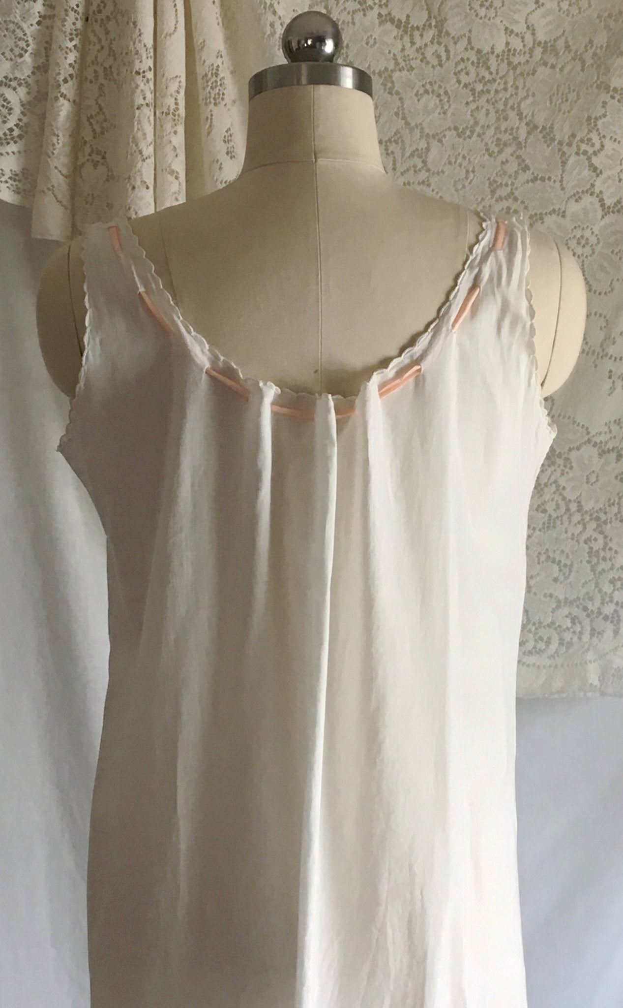 Antique Edwardian 1910's Chemise | White Cotton with Satin Ribbon & Embroidered Collar | Size SM, M, LG - Daggers & Dames
