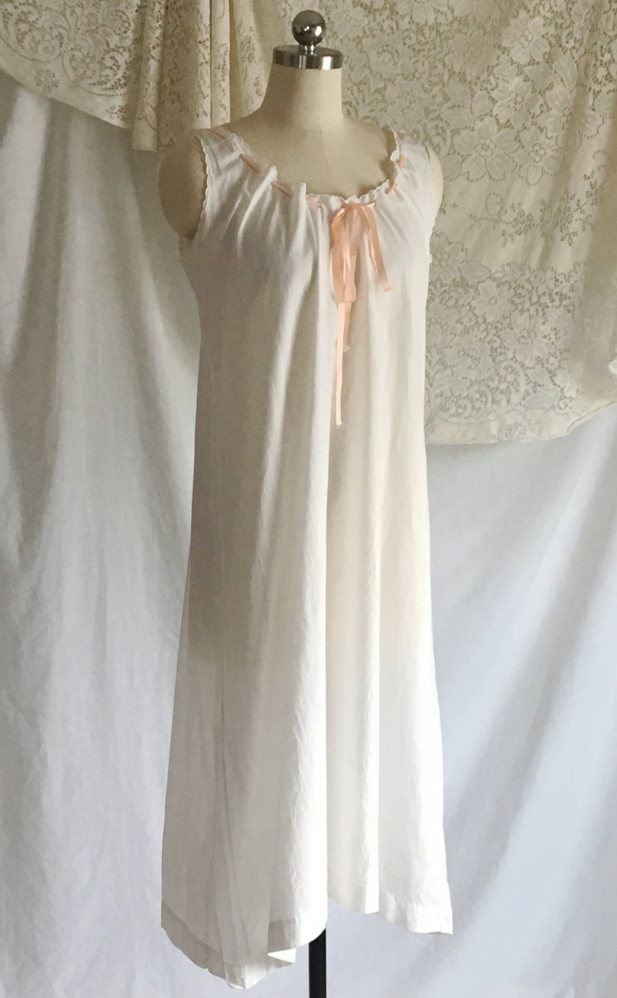 Antique Edwardian 1910's Chemise | White Cotton with Satin Ribbon & Embroidered Collar | Size SM, M, LG - Daggers & Dames
