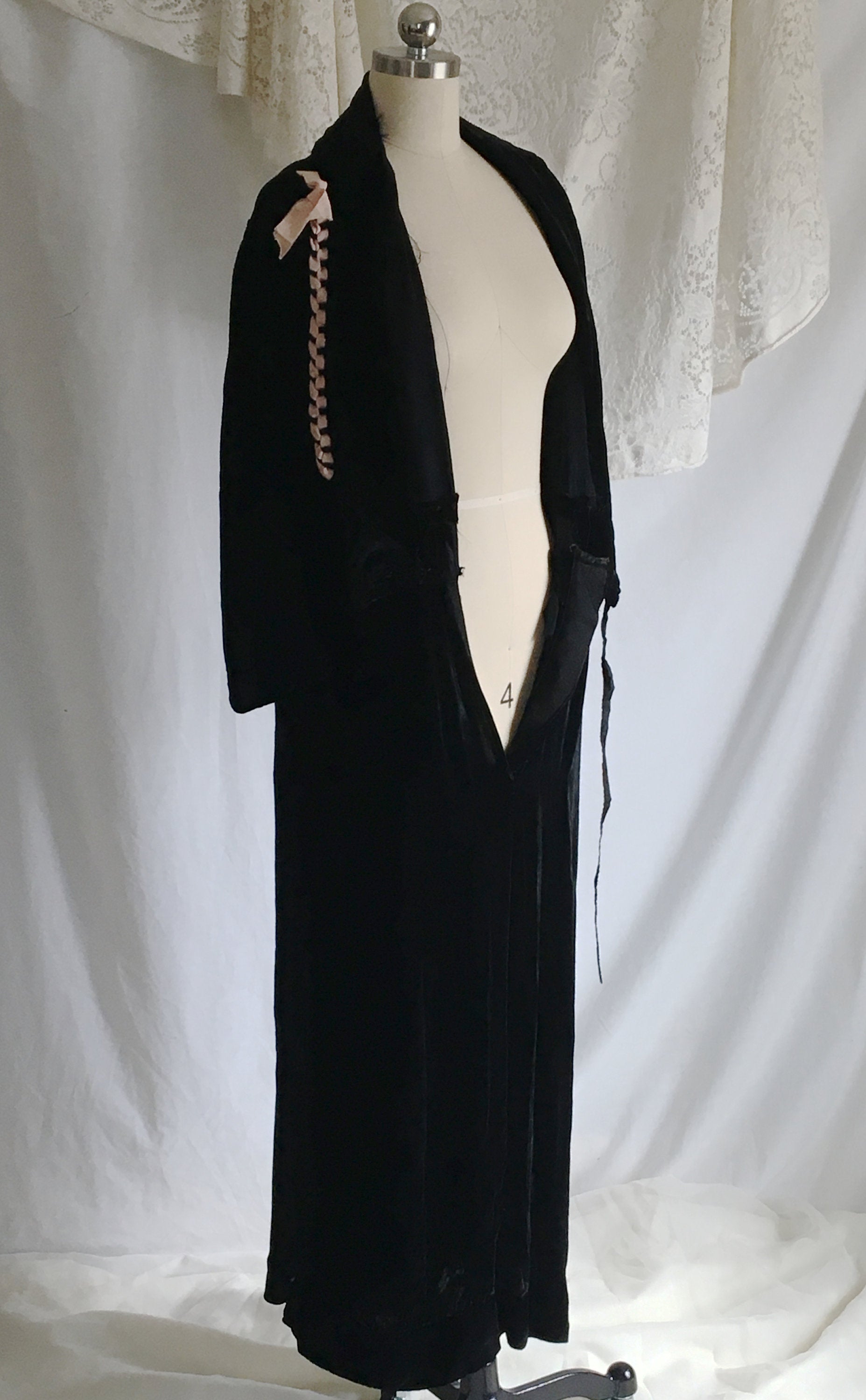 Vintage 1940's Dressing Gown | Black Silk Velvet with Powder Pink Ribbon | Bias Cut Step In Robe | Size S, M, LG