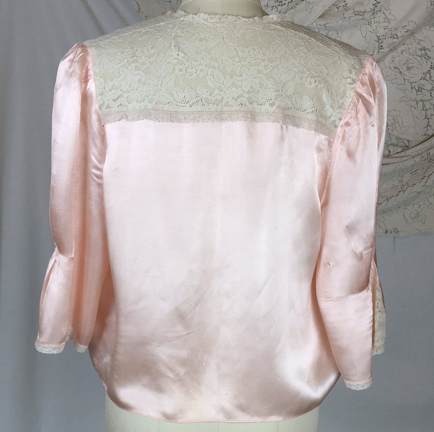 VIntage 1940's Bed Jacket | Rosy Pink Rayon Satin with Lace & Pleated Bodice | Size SM, MED, LG
