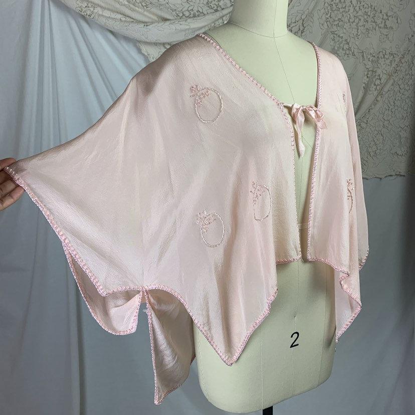 Vintage 1920's Bed Jacket | Size Free | Very Pale Pink Silk with Pomegranate Silk Thread Embroidery | Filene's Boston - Daggers & Dames